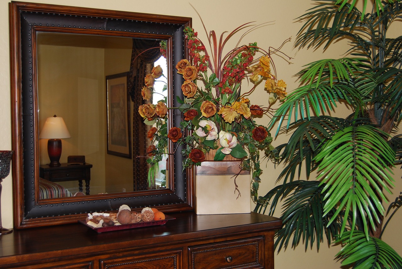 Creating a Wooden Mirror Frame: A DIY Project